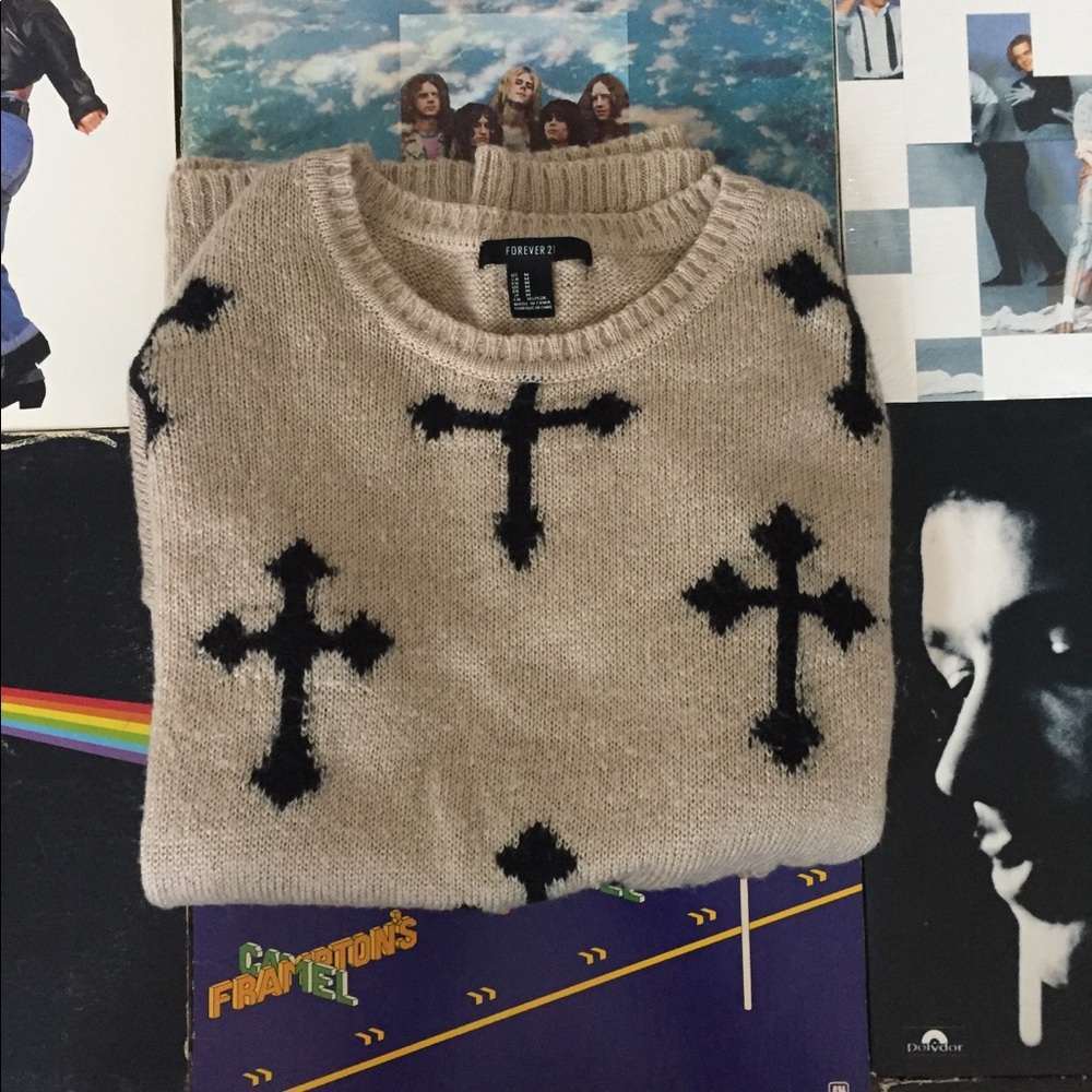 DISTRESSED SWEATER